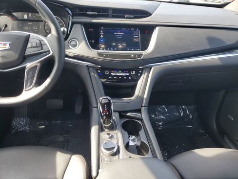 Certified 2025 Cadillac XT5 Premium Luxury image 23