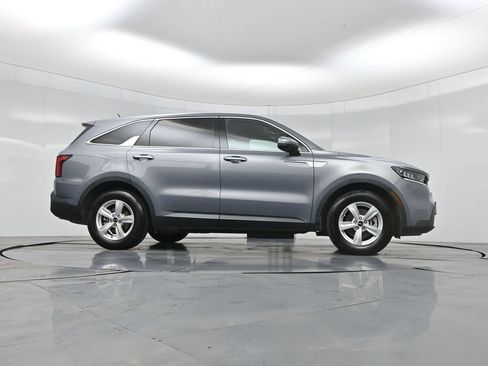 Used 2023 Kia Sorento LX FWD image 50