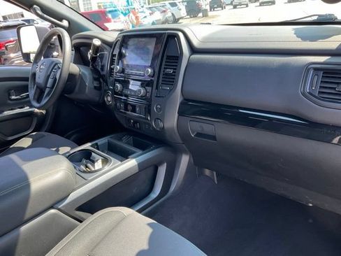Used 2023 Nissan Titan SV w/ SV Convenience Package RWD image 20
