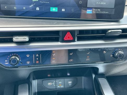New 2026 Kia Sorento LX FWD image 18