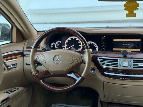 Used 2013 Mercedes-Benz S 550 S 550 4MATIC Sedan 4D image 23