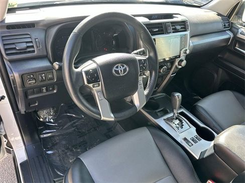 Used 2022 Toyota 4Runner SR5 Premium image 9