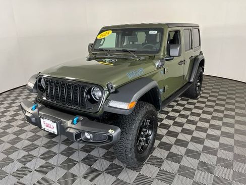 Used 2024 Jeep Wrangler Unlimited AWD/4WD image 3