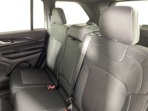 New 2025 Jeep Grand Cherokee Laredo w/ Luxury Tech Group I image 30