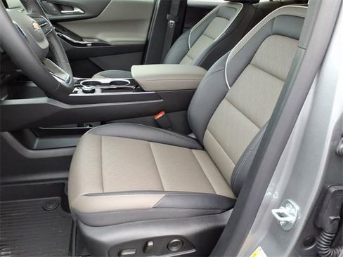 New 2026 Chevrolet Equinox LT w/ Convenience Package II image 6