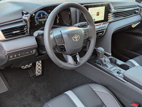 Used 2026 Toyota Camry SE image 14