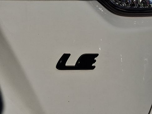 Used 2020 Toyota Corolla LE image 29