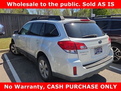 Used 2011 Subaru Outback 2.5i Limited w/ PWR Moonroof Pkg image 5