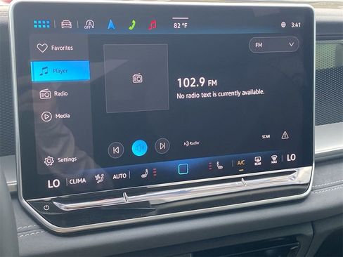 New 2025 Volkswagen Tiguan SE image 22