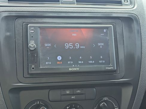 Used 2015 Volkswagen Jetta S FWD image 23