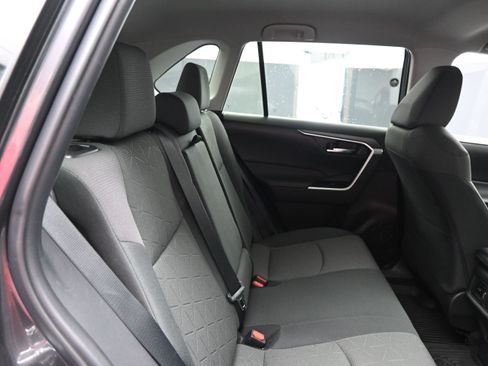 Used 2022 Toyota RAV4 XLE FWD image 27