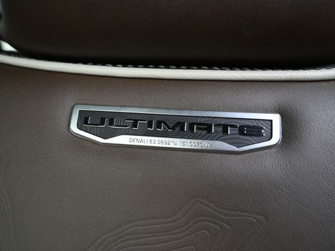 Used 2025 GMC Yukon Denali Ultimate image 5