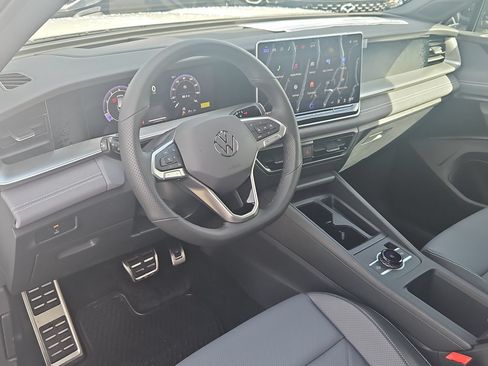 New 2026 Volkswagen Tiguan SE R-Line AWD/4WD image 12