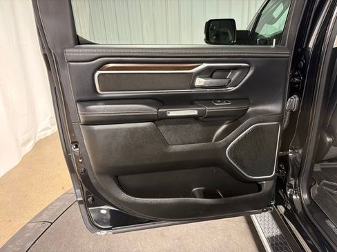 Used 2022 RAM 1500 Laramie AWD/4WD image 17