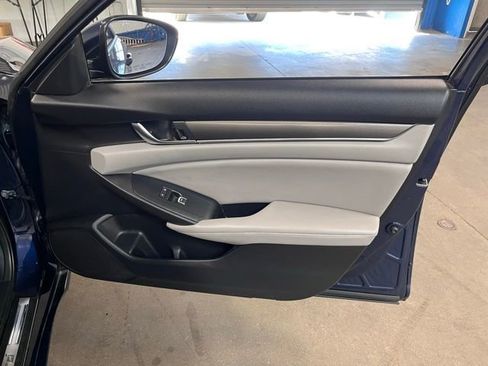 Used 2018 Honda Accord LX image 12
