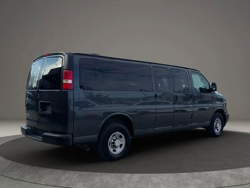 Used 2017 Chevrolet Express 3500 LS image 9