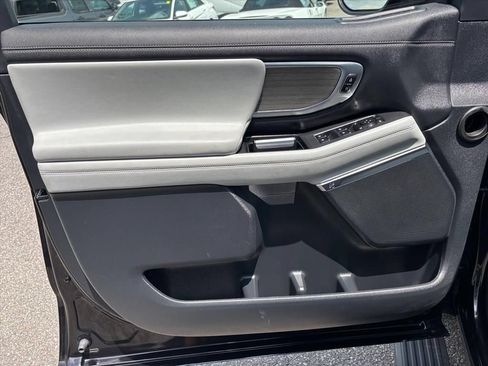 Used 2025 Ford Expedition Max Platinum w/ Driver's Package AWD/4WD image 8