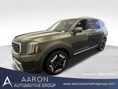 Used 2023 Kia Telluride S w/ S Sunroof Package