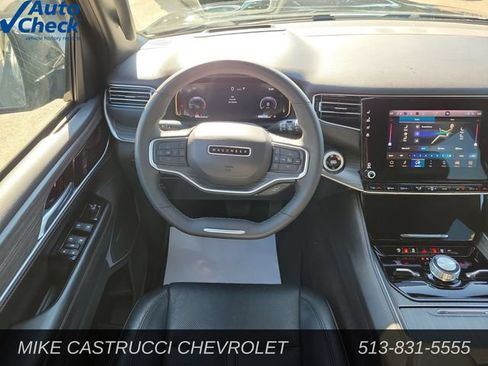 Used 2024 Jeep Wagoneer Series III AWD/4WD image 11