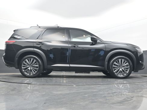 Used 2025 Nissan Pathfinder SL w/ SL Premium Package image 27