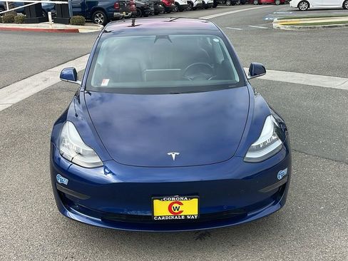 Used 2017 Tesla Model 3 Long Range image 2