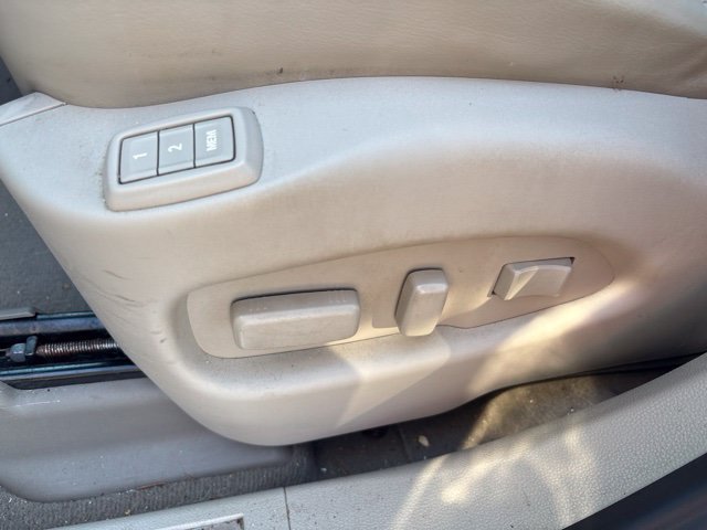 Used 2014 Cadillac SRX Luxury w/ Driver Awareness Package FWD image 14