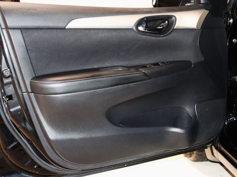 Used 2017 Nissan Sentra S image 28