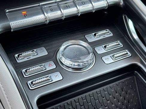 New 2026 Lincoln Nautilus Reserve AWD/4WD image 36