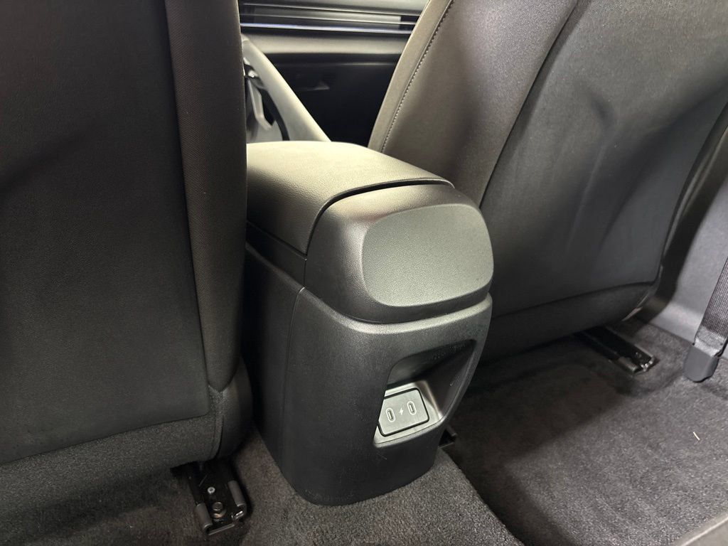 New 2025 Hyundai Elantra SEL FWD image 25