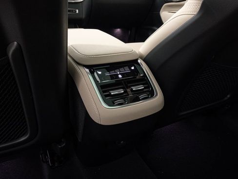 New 2026 Volvo XC90 B6 Plus w/ Protection Package Premier image 16