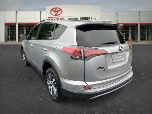 Used 2018 Toyota RAV4 XLE FWD image 6