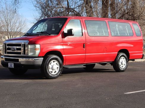 Used 2009 Ford E-350 and Econoline 350 Extended Wagon Super Duty image 11