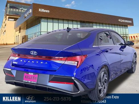 Used 2025 Hyundai Elantra SEL image 9