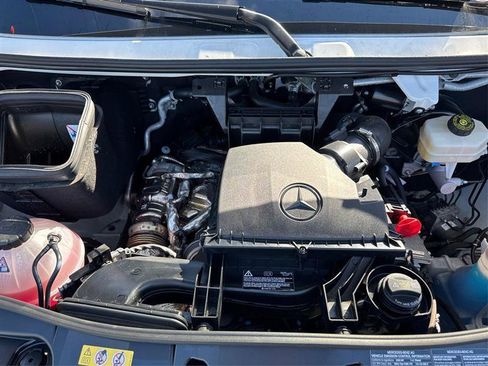 Used 2025 Mercedes-Benz Sprinter 2500 image 21