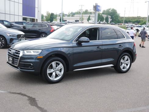 Used 2019 Audi Q5 Prestige w/ Prestige Package AWD/4WD image 3