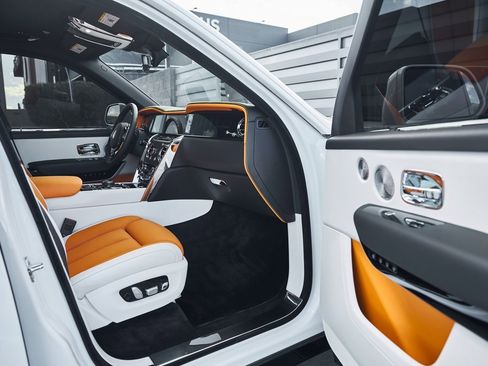 Used 2026 Rolls-Royce Cullinan image 27