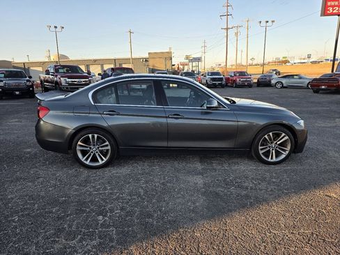 Used 2018 BMW 330i xDrive Sedan w/ Premium Package image 8