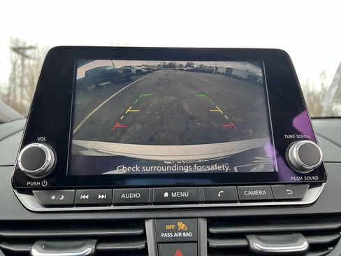 Used 2024 Nissan Altima 2.5 SR FWD image 19