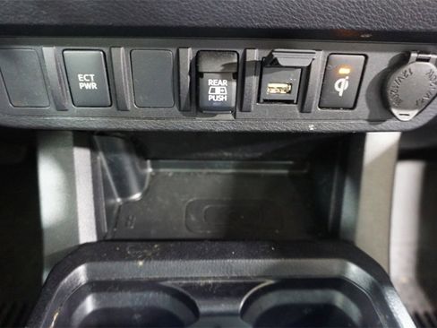 Used 2021 Toyota Tacoma TRD Sport image 14