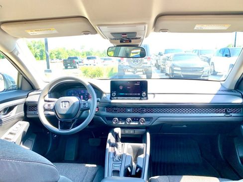 Used 2025 Honda Accord LX image 25