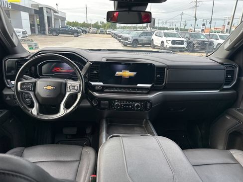 Used 2024 Chevrolet Silverado 2500 LTZ w/ LTZ Convenience Package AWD/4WD image 9