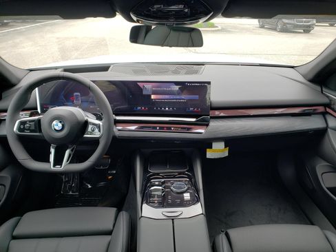 New 2027 BMW 530i xDrive w/ M Sport Package AWD/4WD image 13