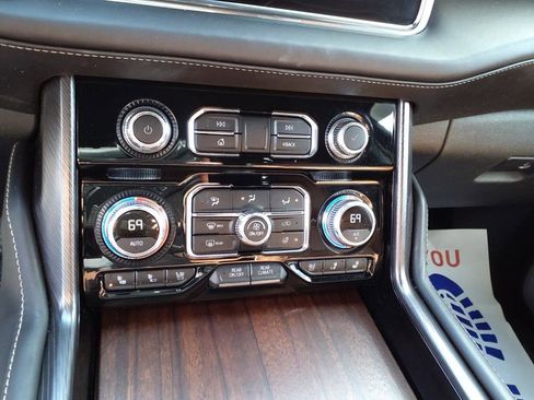 Used 2023 GMC Yukon XL Denali Ultimate image 19