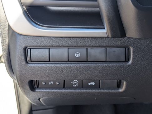 Used 2023 Nissan Rogue SV w/ SV Premium B Package image 33