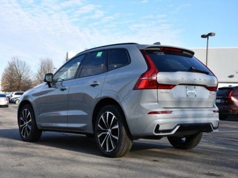 Certified 2025 Volvo XC60 B5 Plus image 5