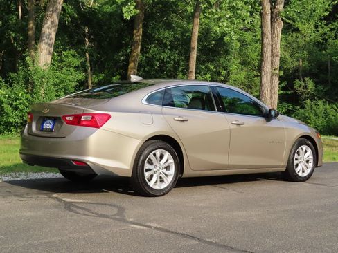 Certified 2024 Chevrolet Malibu LT FWD image 3
