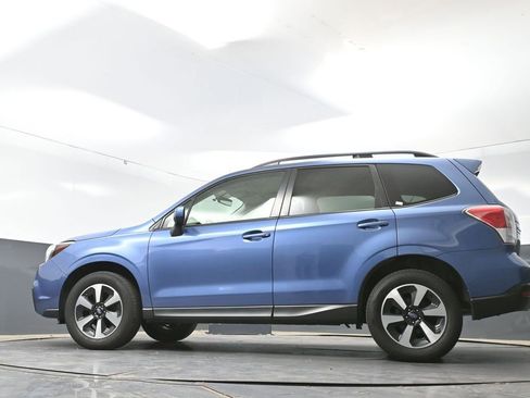 Used 2018 Subaru Forester 2.5i Premium w/ All-Weather Package AWD/4WD image 28