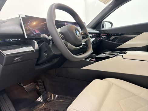 New 2026 BMW 530i w/ Premium Package image 4