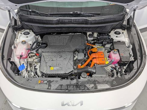 Used 2024 Kia Niro EX FWD image 14