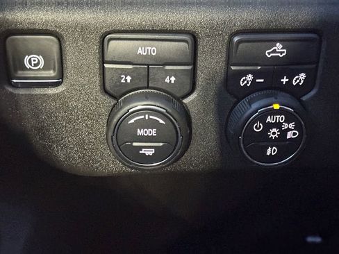 Used 2025 Chevrolet Silverado 1500 RST AWD/4WD image 19